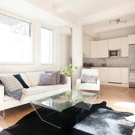 Apartment 2ndhomes Stylish With Balcony *