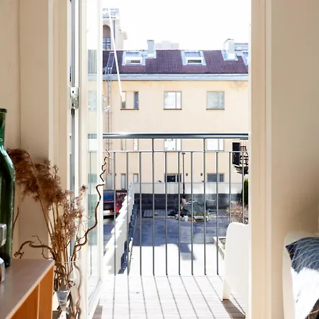 Apartment 2ndhomes Stylish With Balcony *
